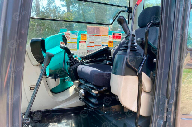 Экскаватор гусеничный KOBELCO SK85-11 ковш 0,4м3. Фото 3