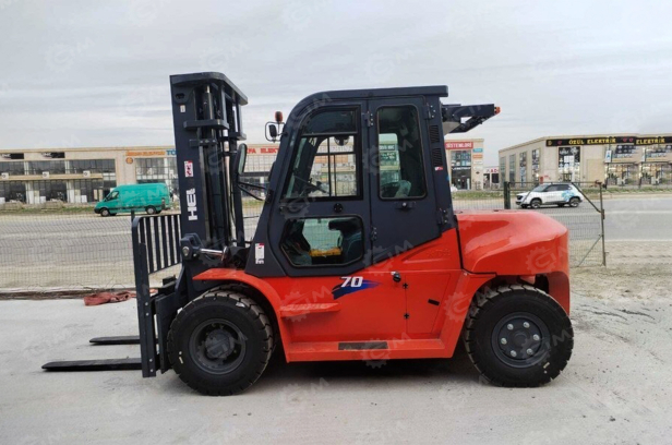 Вилочный погрузчик Heli CPСD70-QC1K2 дизельный гп 7т высота подъема 4,5м, отопитель кабины, АКПП, вилы 1520мм, 2 секции. Фото 3