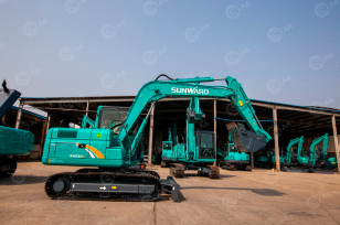 Экскаватор гусеничный SUNWARD SWE80E-5. Фото 1