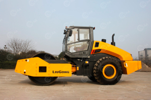 Каток грунтовый LiuGong 6620EG4 масса 20т. Фото 4