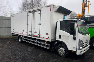Фургон рефрижератор на шасси ISUZU 4х2 дв 139kw фургон (6890х2400х2100 холодильная установка Carrier Citimax C1100) боковая дверь. Фото 2
