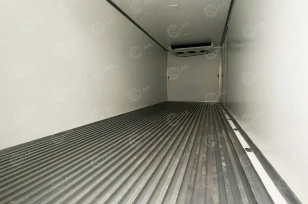 Фургон рефрижератор на шасси ISUZU 4х2 дв 139kw фургон (6890х2400х2100 холодильная установка Carrier Citimax C1100) боковая дверь. Фото 3