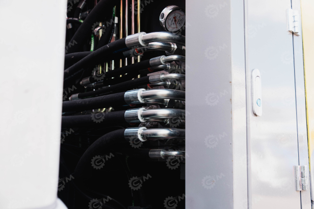 Мусоровоз на шасси ISUZU 4x2 дв 151Kw гп 9 т, объем 10м3. Фото 5