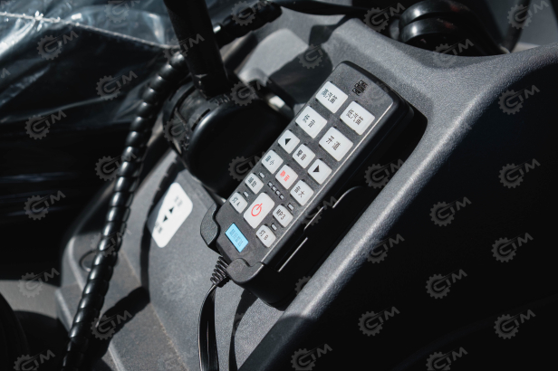 Мусоровоз на шасси ISUZU 4x2 дв 151Kw гп 9 т, объем 10м3. Фото 8