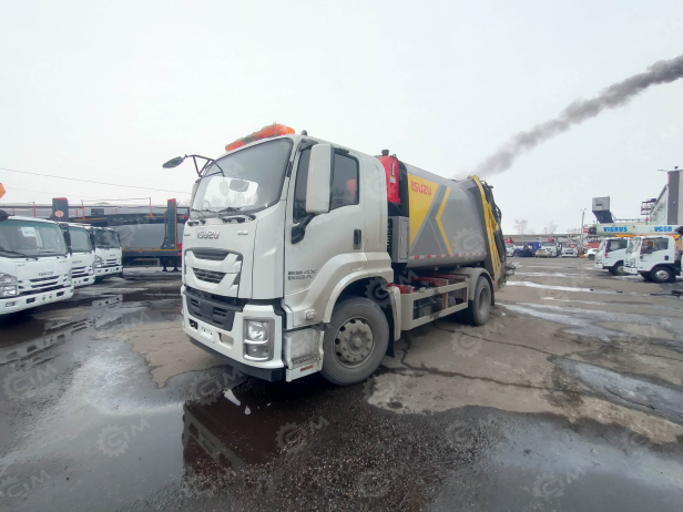 Мусоровоз на шасси ISUZU 4x2 дв 151Kw гп 9 т, объем 10м3. Фото 16