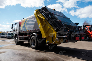 Мусоровоз на шасси ISUZU 4x2 дв 151Kw гп 9 т, объем 10м3. Фото 15