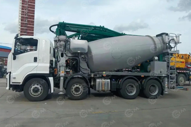 Автобетоносмеситель на шасси ISUZU 8x4 дв 309 Kw, бочка 7м3 с распределительной стрелой 28м и насосом. Фото 5