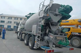 Автобетоносмеситель на шасси ISUZU 8x4 дв 309 Kw, бочка 7м3 с распределительной стрелой 28м и насосом. Фото 2