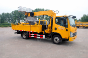 Бортовой грузовик ISUZU 4x2 самосвальный кузов дв 97kw KV600 гп 3,5т с кму гп 3,5т 6 секций высота подъема 17м с люлькой с лебедкой. Фото 1