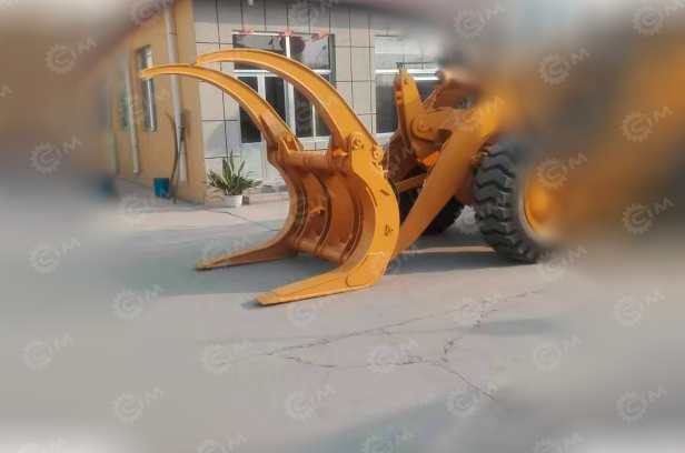 Лесозахват на фронтальный погрузчик Shandong SEM 636D. Фото 2