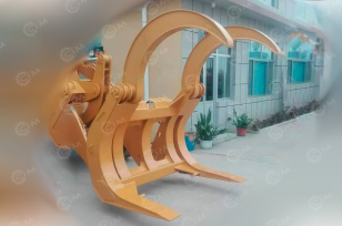 Лесозахват на фронтальный погрузчик Shandong SEM 636D. Фото 1