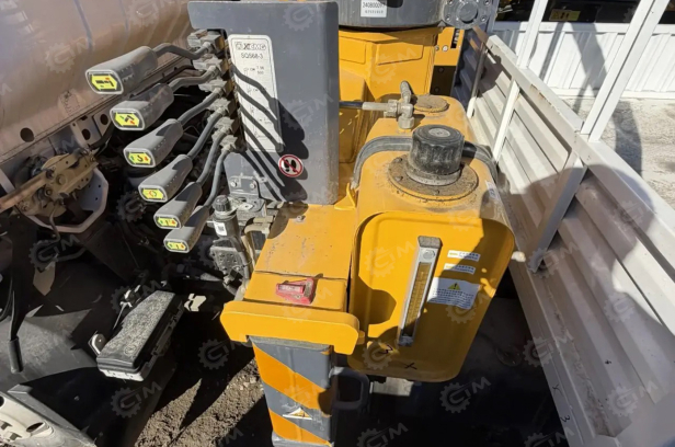 Бортовой грузовик ISUZU 4x2 дв 103kw кму XCMG SQS68-3, гп 3,2т стрела 7,7м кузов 4200×2100×400. Фото 5