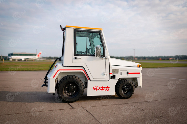 Аэродромный багажный тягач ZL-QDC30 с кондиционером, камерой заднего хода. Фото 3