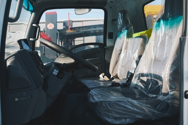 Бортовой грузовик ISUZU 4x2 самосвальный кузов дв 96kw гп 3,5т с кму гп 3,5т 6 секций высота подъема 17м с люлькой с лебедкой. Фото 25