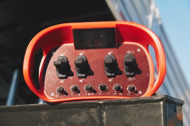 Бортовой грузовик ISUZU 4x2 самосвальный кузов дв 96kw гп 3,5т с кму гп 3,5т 6 секций высота подъема 17м с люлькой с лебедкой. Фото 26