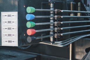 Бортовой грузовик ISUZU 4x2 самосвальный кузов дв 96kw гп 3,5т с кму гп 3,5т 6 секций высота подъема 17м с люлькой с лебедкой. Фото 8