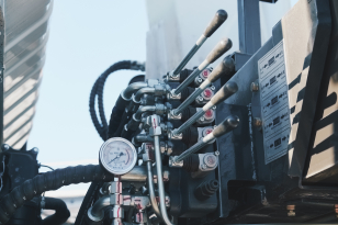 Бортовой грузовик ISUZU 4x2 самосвальный кузов дв 96kw гп 3,5т с кму гп 3,5т 6 секций высота подъема 17м с люлькой с лебедкой. Фото 13