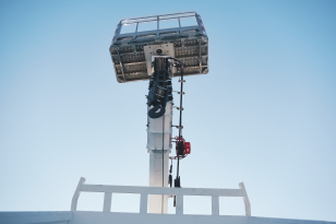 Бортовой грузовик ISUZU 4x2 самосвальный кузов дв 96kw гп 3,5т с кму гп 3,5т 6 секций высота подъема 17м с люлькой с лебедкой. Фото 19