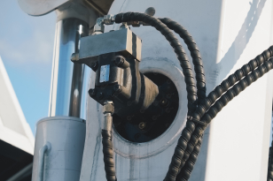 Бортовой грузовик ISUZU 4x2 самосвальный кузов дв 96kw гп 3,5т с кму гп 3,5т 6 секций высота подъема 17м с люлькой с лебедкой. Фото 23