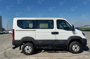 Автобус IVECO 4х4 7 мест (включая водителя) дв 132kw 2,9л с дополнительными опциями. Фото 4