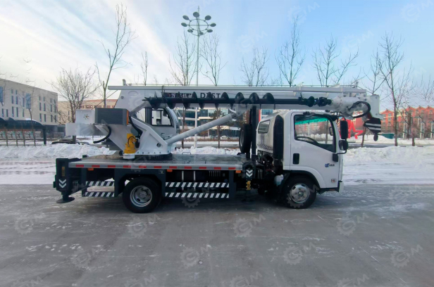 Автокран на шасси ISUZU 4x4 дв 139kw крановая установка WANBANG DZ5T гп 5т., 5 секций, стрела 22м, два крюка, корзина, с буром 8м диаметр 400мм. Фото 3