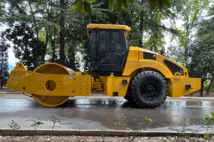 Каток грунтовый вибрационный ChangLin 8208T масса 20т. Фото 2