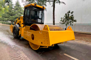 Каток грунтовый вибрационный ChangLin 8208T масса 20т. Фото 1