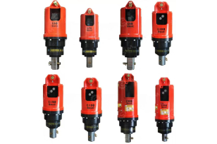 Экскаватор гусеничный KOBELCO SK130-11 с отвалом и гидромолотом, гидровращатель, двухпоточная гидролиния. Фото 5