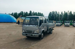 Бортовой грузовик ISUZU 4x2 дв 88Kw гп 4т двойная кабина 100Р, двигатель 3л, кузов 3235×1790×380. Фото 1