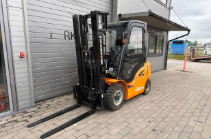 Вилочный погрузчик Hangcha CPD25-XEY2HA-S1 гп 2,5т высота подъёма 3м, шины пневматические, каретка смещения. Фото 1