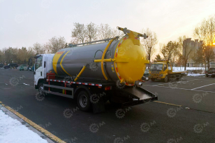 Илосос на шасси ISUZU 4x2 дв 125kw кабина EST7 объем бочки 6м3 насос XD-240. Фото 1