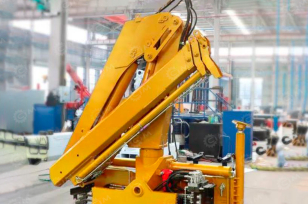 Эвакуатор на шасси ISUZU 4x4 дв 139kw КМУ SQZ100-4 гп 5т платформа сдвижная, лебедка 6т. Фото 2