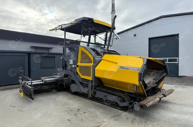 Асфальтоукладчик DYNAPAC SD2500CS	выглаживающая плита V6000TVE с функцией распределения битумной эмульсии Sprayjet, ширина 6м, c уширителями до 9,7м. Фото 2