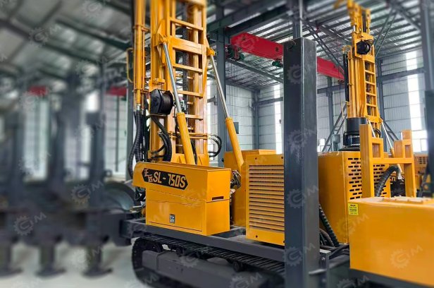 Буровая установка Shandong Zhengyuan SL750 глубина бурения 750м, для бурения скважин для воды, дв Cummins 154kw, поворотный узел Danfoss, ходовой узел Linde. Фото 3