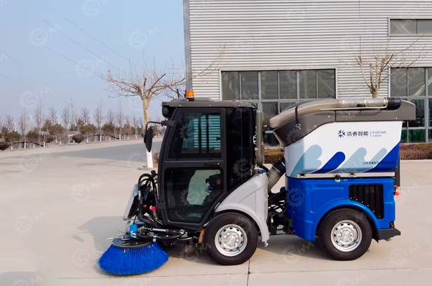 Подметально-уборочная машина YUGONG YGS 31M 4х4 (дизельная). Фото 2