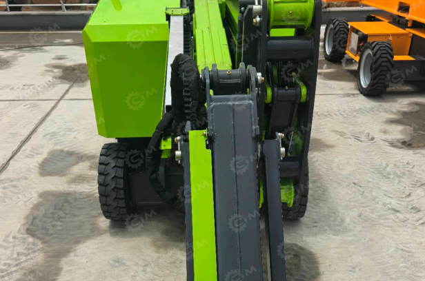 Коленчатый самоходный подъемник Jiubang	высота платформы 14м дизельный, гп платформы 300кг. Фото 2