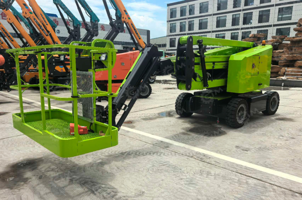 Коленчатый самоходный подъемник Jiubang	высота платформы 14м дизельный, гп платформы 300кг. Фото 7