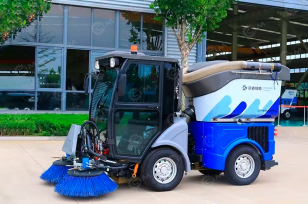 Подметально-уборочная машина YUGONG YGS 31M 4х4 (дизельная). Фото 1