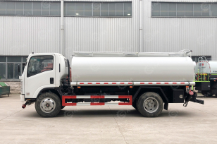 Бензовоз на шасси ISUZU 4х2 дв 177kw бочка 10м3, 2 секции, система для заправки. Фото 1