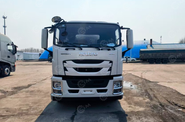 Илосос на шасси ISUZU 4x2 дв 151KW бочка 12м3 насос XD-360, цистерна из нержавеющей стали. Фото 2