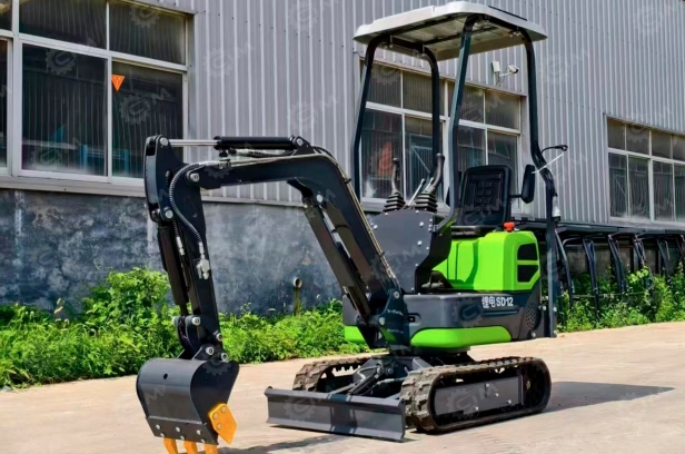 Мини-экскаватор YUGONG SD12 электрический, литий-ионный аккумулятор 72V150AH, масса 1,2т. Фото 6