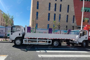Бортовой грузовик ISUZU 4x2 дв 139kw гп 6т кузов 6200x2400x550 шины 8.25R20 14PR со спальником. Фото 2