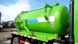 Илосос на шасси ISUZU 4x2 дв 96kw объем бочки 4,5м3 насос Weilong 50QZXDH-687000 68л/сек. Фото 10