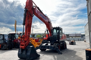 Колесный экскаватор HENGTE HT215W ковш 1м3, масса 22180кг. Фото 3