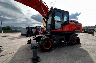Колесный экскаватор HENGTE HT215W ковш 1м3, масса 22180кг. Фото 6