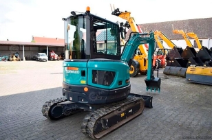 Мини-экскаватор Sunward SWE35UF ковш 0,25м3, быстросъем, гидромолот. Фото 3