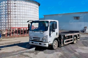 Илосос на шасси ISUZU 4x2 дв 96kw объем бочки 5м3 насос XD-360 кабина Elf KV600. Фото 2