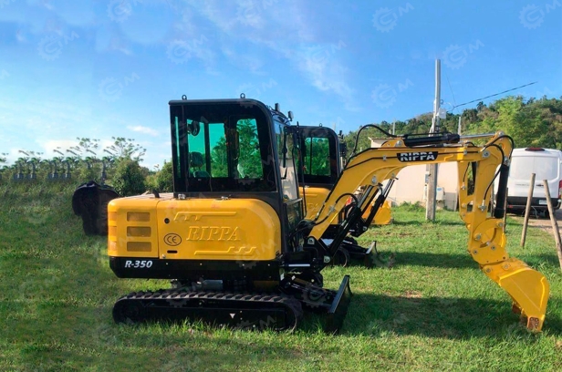 Мини-экскаватор RIPPA R350 3 т с поворотной стрелой. Фото 5