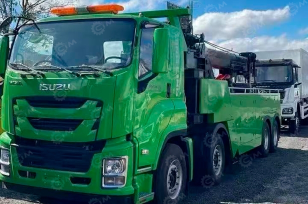 Тяжелый эвакуатор ISUZU 8x4 дв 338Kw гп крана 30 т. Фото 2