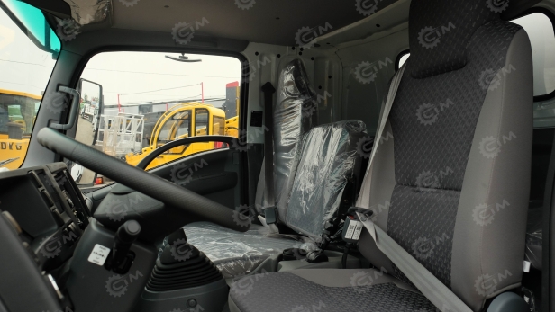 Фургон рефрижератор на шасси ISUZU 4х4 дв 139kw гп 7 тонн (фургон 5500х2200х2200, холодильная установка Carrier Citimax 700) со спальником, боковая дверь. Фото 15